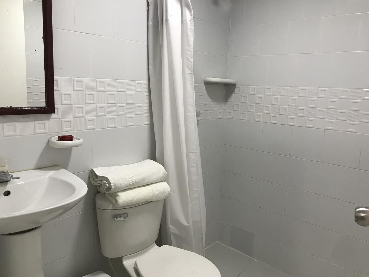 Hotel Continental Sai San Andres  Bagian luar foto